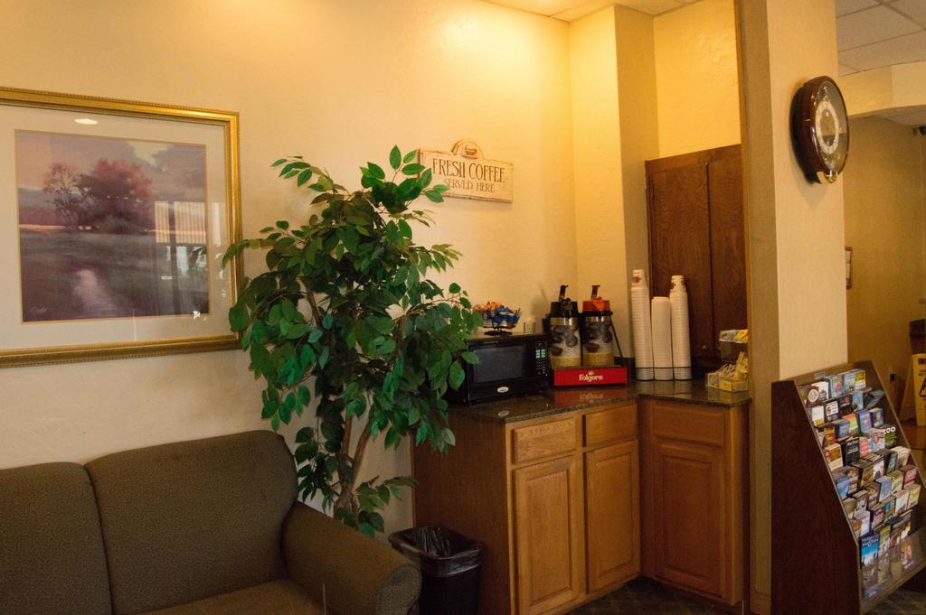 Quality Inn Lawton Bagian luar foto